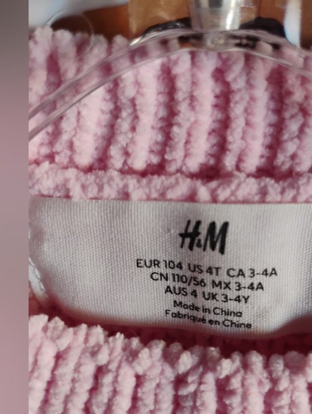 ๐ฉทH&M ๐ Sweater Size 3-4 - Picture 2 of 3